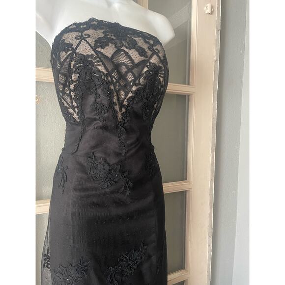 Helen Morley‎ Halter Beaded Lace Dress - Picture 7 of 10